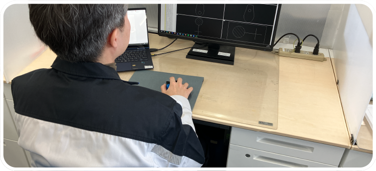 翌日作業の準備、書類作成やデータ整理後退勤